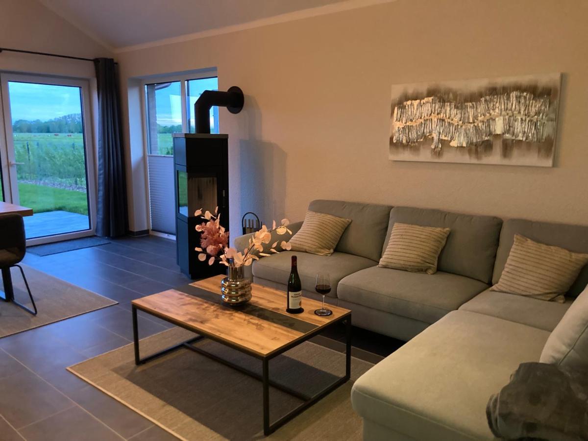 Watt'N Blick - Hundefreundliches Ferienhaus Mit Ausblick Ueber Die Wiesen Bis Zum Deich Schweiburg 외부 사진